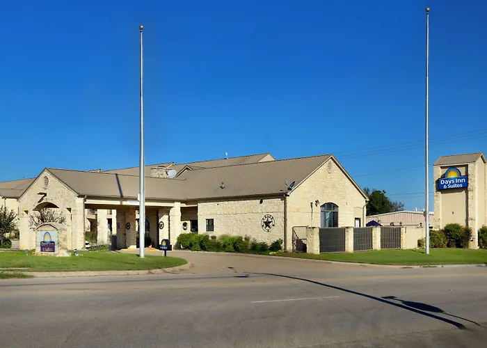 Days Inn & Suites By Wyndham Llano