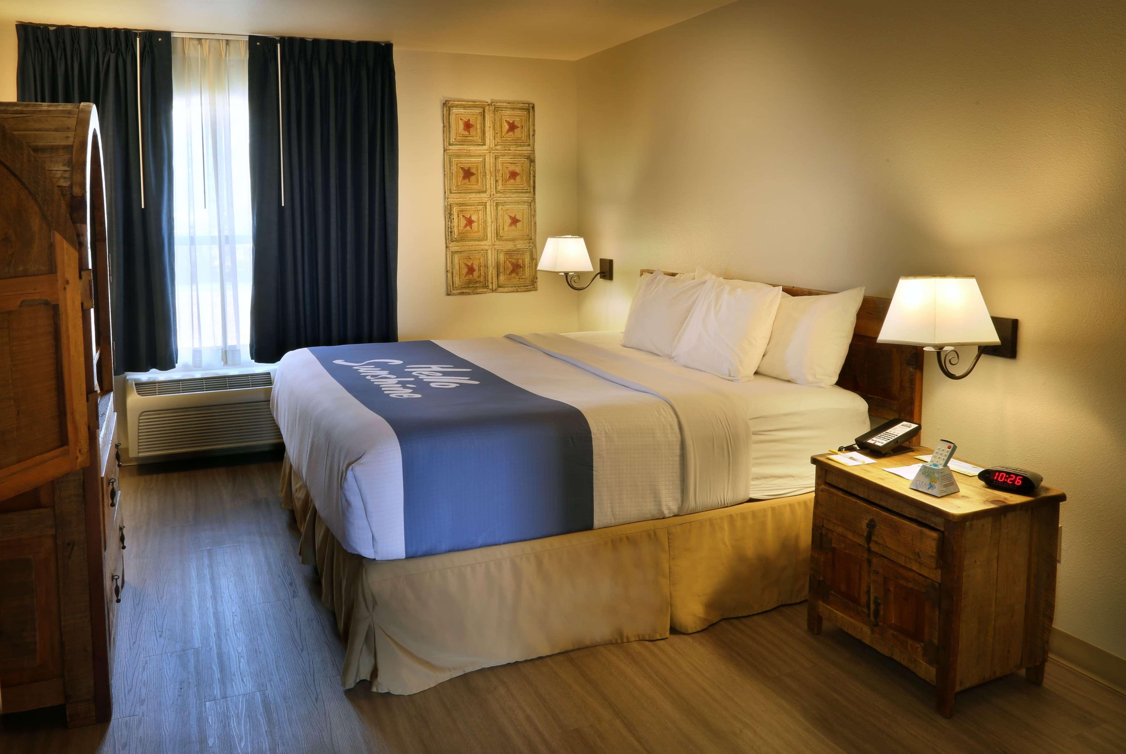Motel Days & By Wyndham 2*